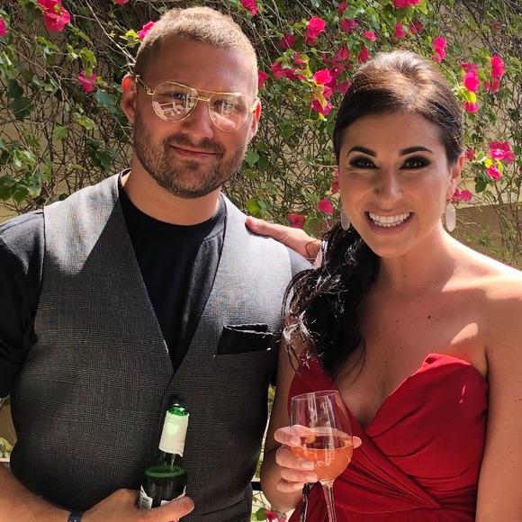 Meet your Poshers, Brodie & Eve - Picture 4 of 4